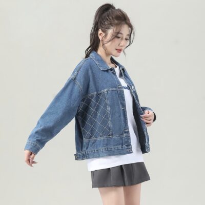 Korean style cropped women’s jean jacket with jacquard pockets